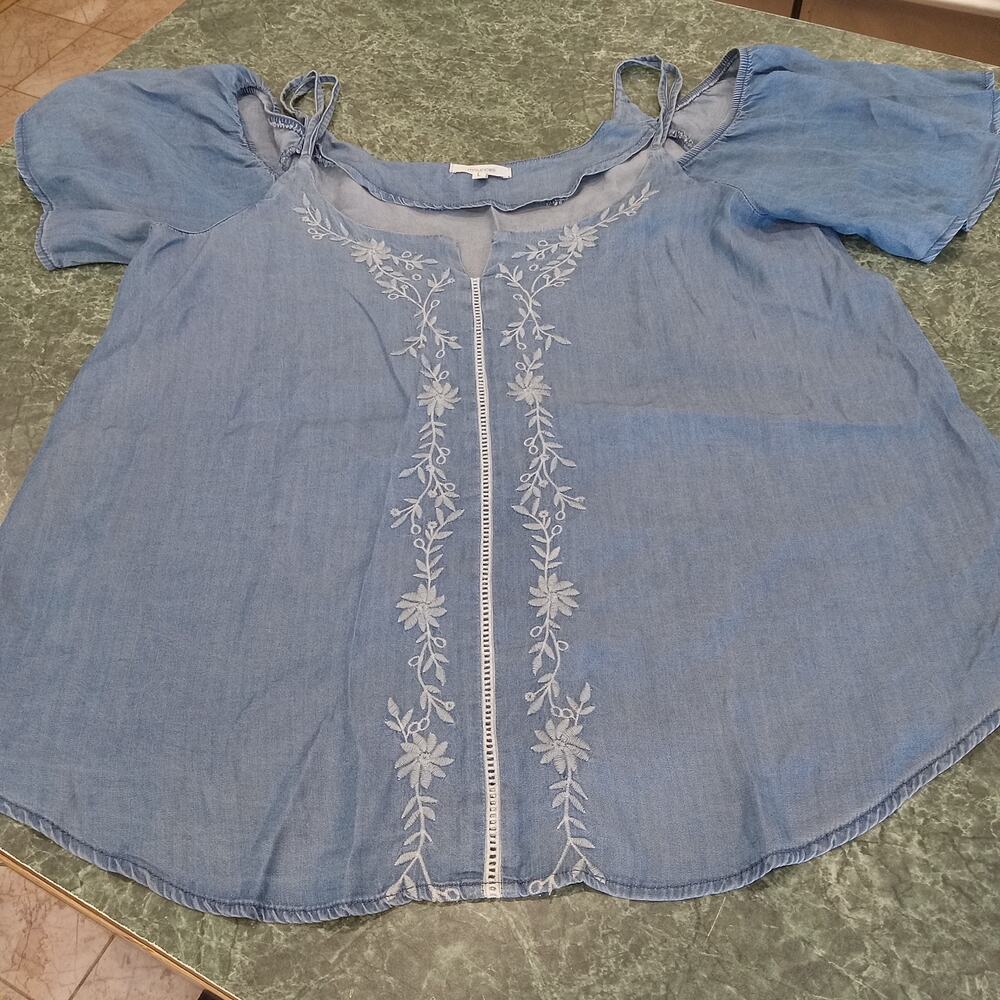 Maurices Women's Large Blue Denim Chambray Embroidered Off The Shoulder Top EUC